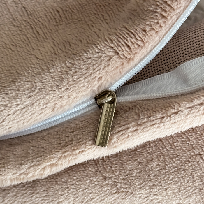 91家纺网 家纺一手货源 找家纺 保罗圣迪奥 2025新款350克剪花牛奶绒四件套-三拼角蝴蝶 三拼角蝴蝶-咖色