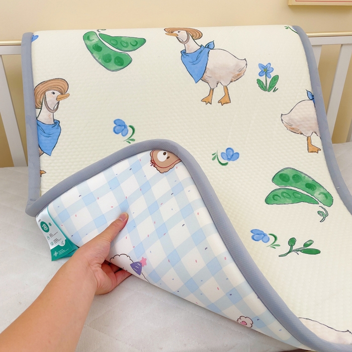 91家纺网 家纺一手货源 找家纺 小叮当家纺仓储工厂店 2025新款A版冰豆豆B版针织婴童双面两用床垫床褥 小鸭子