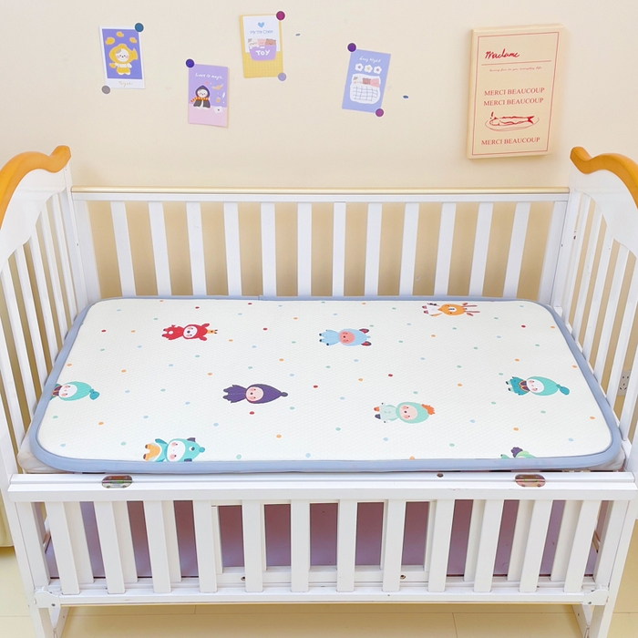 91家纺网 家纺一手货源 找家纺 小叮当家纺仓储工厂店 2025新款A版冰豆豆B版针织婴童双面两用床垫床褥 波点小人