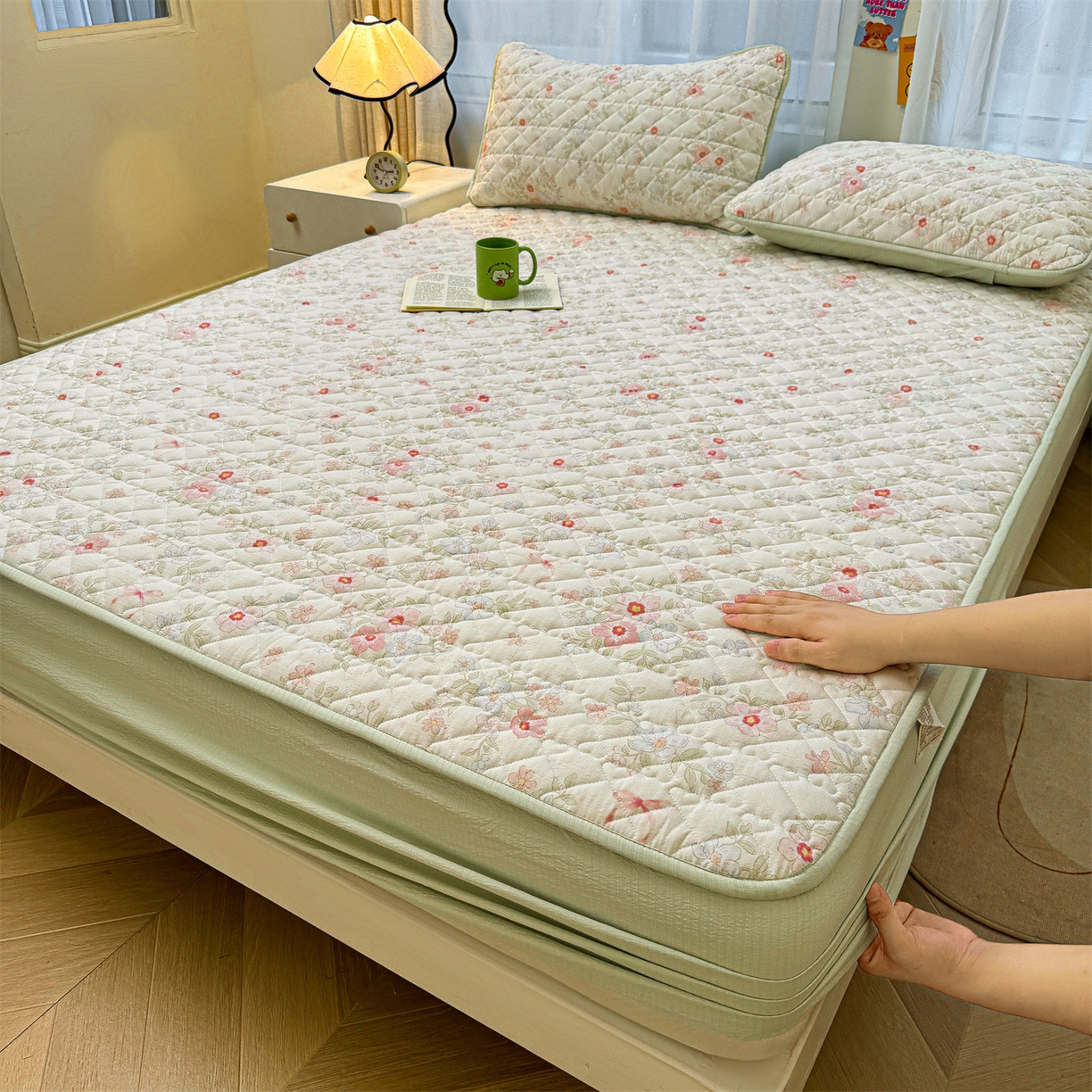 雯豆家纺 2025新款复古风皱皱棉印花夹棉床笠三件套加厚床垫保护套 浪漫花语