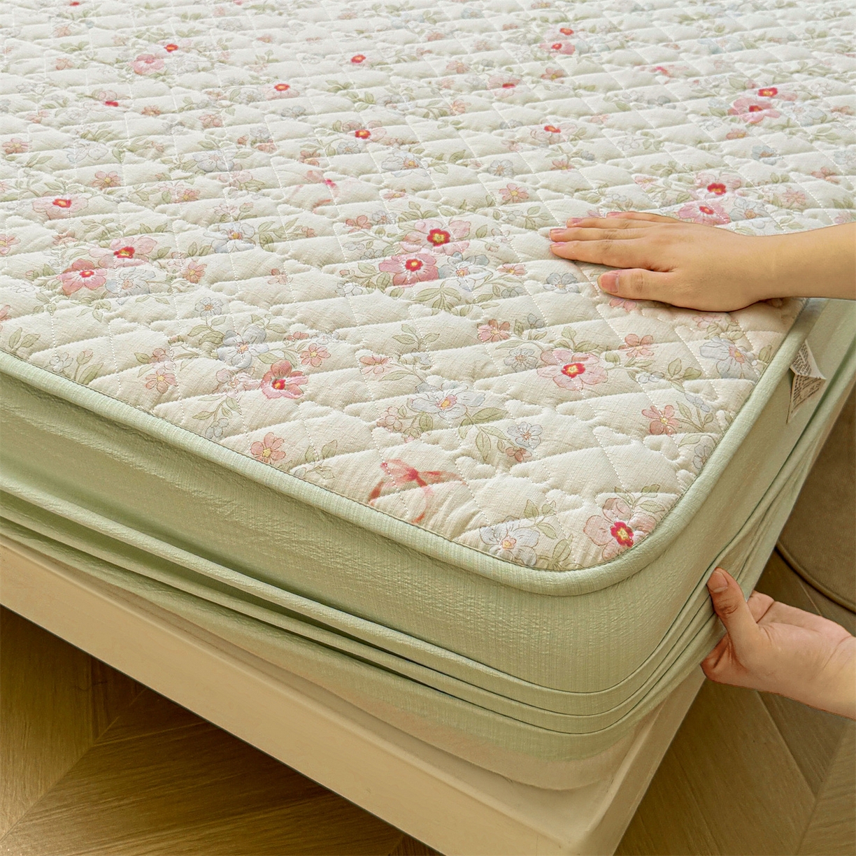 91家纺网 家纺一手货源 找家纺 雯豆家纺 2025新款复古风皱皱棉印花夹棉床笠三件套加厚床垫保护套 浪漫花语