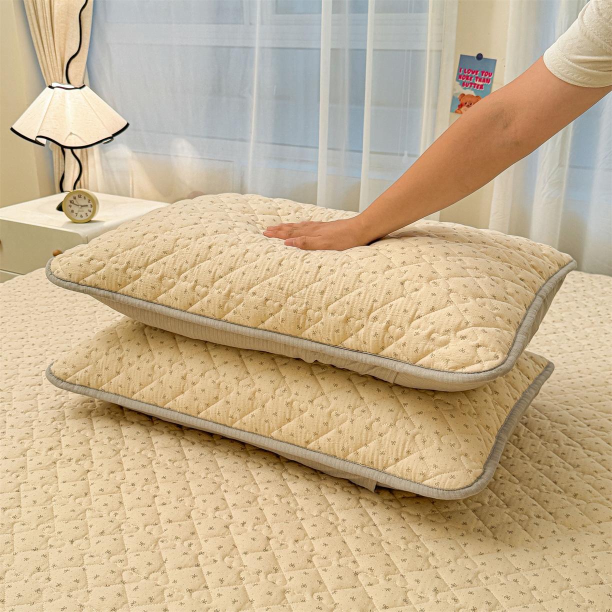 91家纺网 家纺一手货源 找家纺 雯豆家纺 2025新款复古风皱皱棉印花夹棉床笠三件套加厚床垫保护套 初心