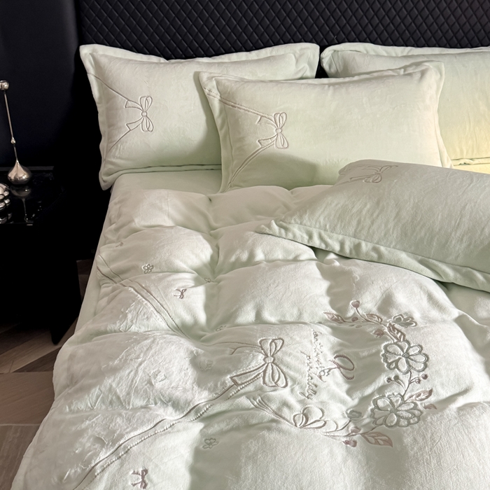 91家纺网 家纺一手货源 找家纺 保罗圣迪奥 2025新款230克全消光牛奶绒四件套-沐夏 沐夏-绿色