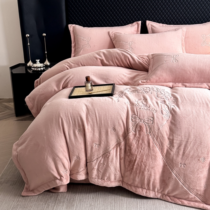 91家纺网 家纺一手货源 找家纺 保罗圣迪奥 2025新款230克全消光牛奶绒四件套-沐夏 沐夏-粉色