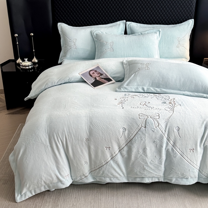 91家纺网 家纺一手货源 找家纺 保罗圣迪奥 2025新款230克全消光牛奶绒四件套-沐夏 沐夏-蓝色