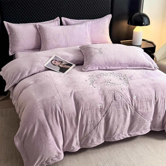 91家纺网 家纺一手货源 找家纺 保罗圣迪奥 2025新款230克全消光牛奶绒四件套-沐夏 沐夏-紫色