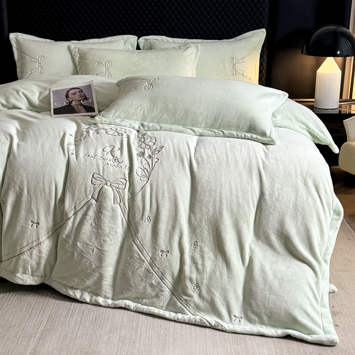 91家纺网 家纺一手货源 找家纺 保罗圣迪奥 2025新款230克全消光牛奶绒四件套-沐夏 沐夏-绿色