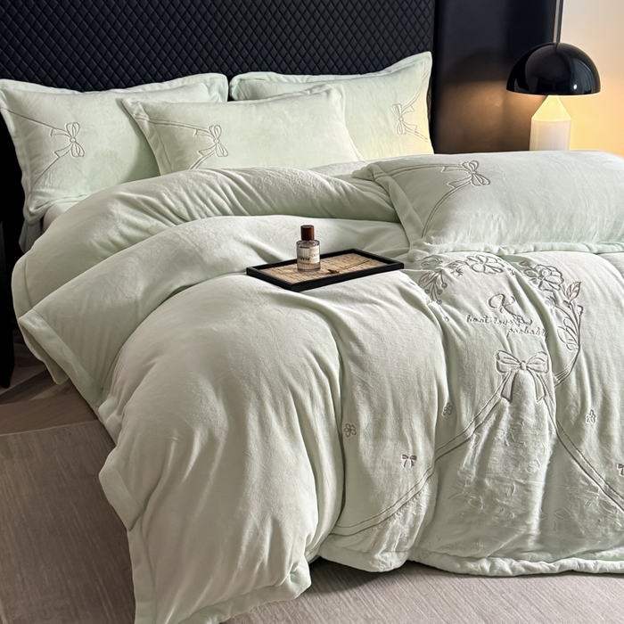 91家纺网 家纺一手货源 找家纺 保罗圣迪奥 2025新款230克全消光牛奶绒四件套-沐夏 沐夏-绿色