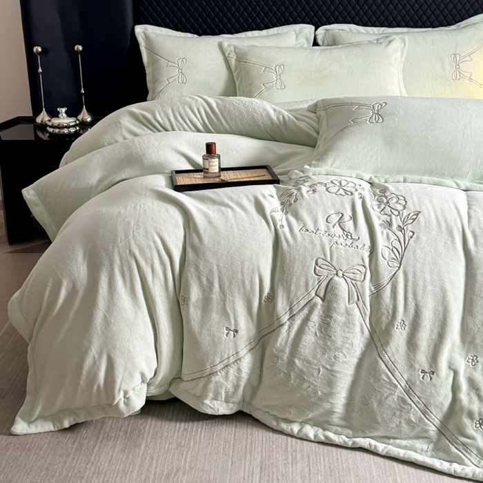 91家纺网 家纺一手货源 找家纺 保罗圣迪奥 2025新款230克全消光牛奶绒四件套-沐夏 沐夏-绿色