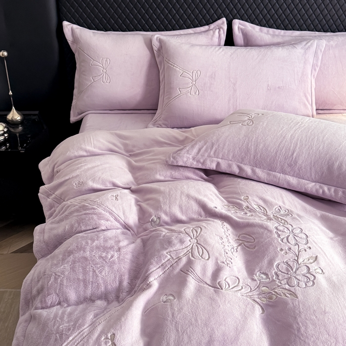 91家纺网 家纺一手货源 找家纺 保罗圣迪奥 2025新款230克全消光牛奶绒四件套-沐夏 沐夏-紫色