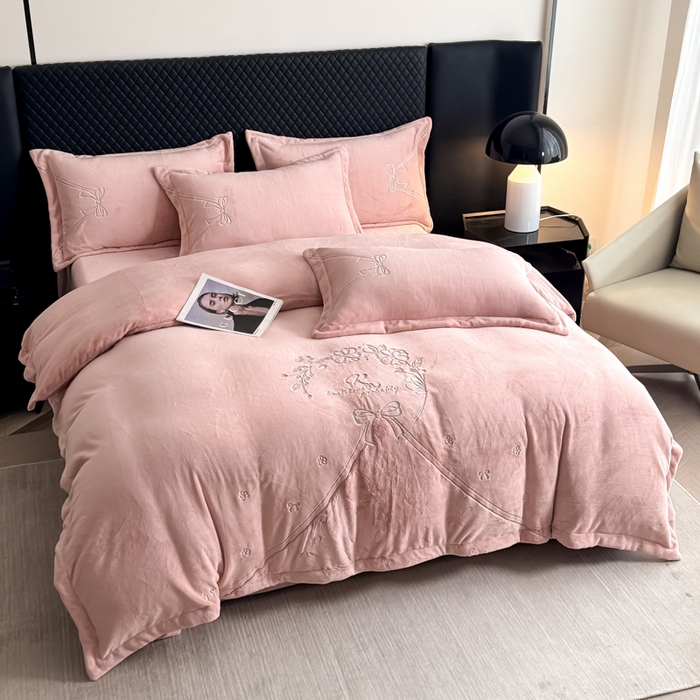 91家纺网 家纺一手货源 找家纺 保罗圣迪奥 2025新款230克全消光牛奶绒四件套-沐夏 沐夏-粉色