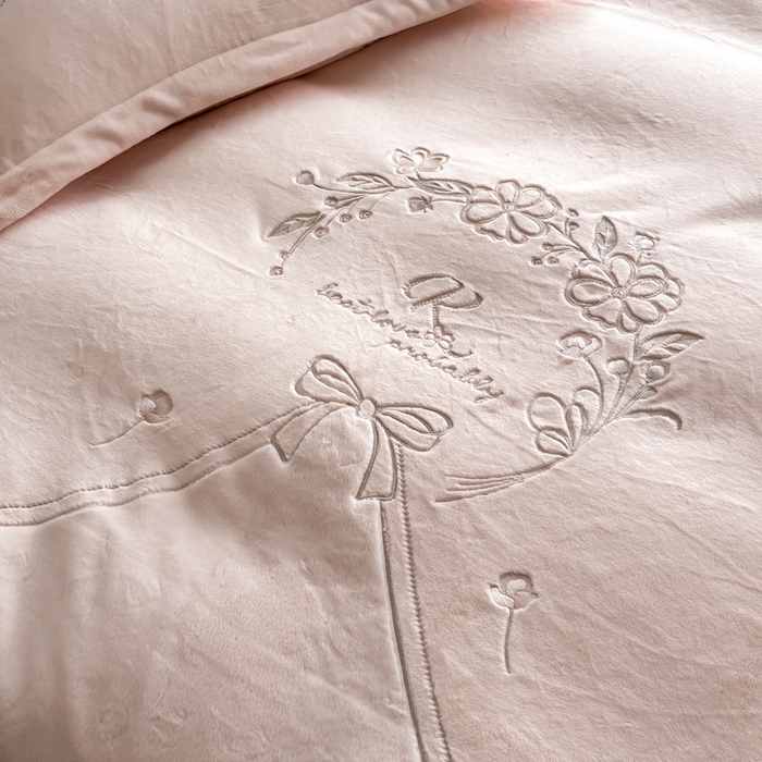 91家纺网 家纺一手货源 找家纺 保罗圣迪奥 2025新款230克全消光牛奶绒四件套-沐夏 沐夏-浅粉