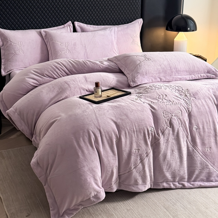 91家纺网 家纺一手货源 找家纺 保罗圣迪奥 2025新款230克全消光牛奶绒四件套-沐夏 沐夏-紫色