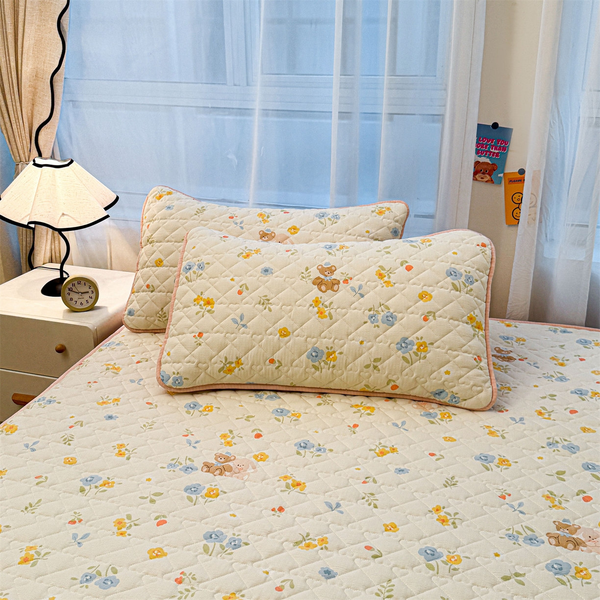 91家纺网 家纺一手货源 找家纺 雯豆家纺 2025新款复古风皱皱棉印花夹棉床笠三件套加厚床垫保护套 花小愈