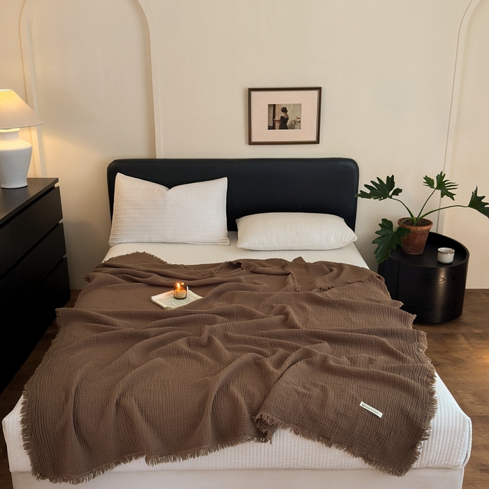 91家纺网 家纺一手货源 找家纺 小叮当家纺仓储工厂店 2025新款全棉纯棉四层纱皱皱流苏毯毛毯毯子 皱皱纱-咖啡棕