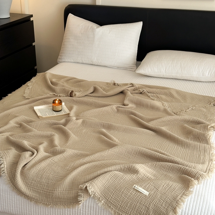 91家纺网 家纺一手货源 找家纺 小叮当家纺仓储工厂店 2025新款全棉纯棉四层纱皱皱流苏毯毛毯毯子 皱皱纱-羊驼色