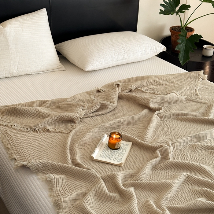 91家纺网 家纺一手货源 找家纺 小叮当家纺仓储工厂店 2025新款全棉纯棉四层纱皱皱流苏毯毛毯毯子 皱皱纱-羊驼色