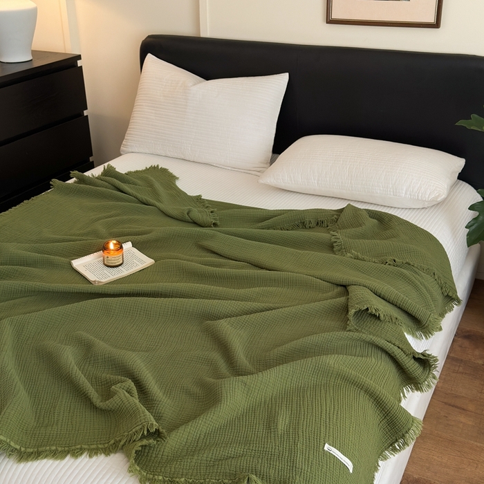 91家纺网 家纺一手货源 找家纺 小叮当家纺仓储工厂店 2025新款全棉纯棉四层纱皱皱流苏毯毛毯毯子 皱皱纱-橄榄绿