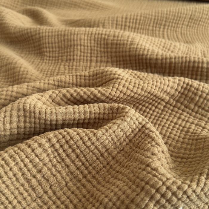 91家纺网 家纺一手货源 找家纺 小叮当家纺仓储工厂店 2025新款全棉纯棉四层纱皱皱流苏毯毛毯毯子 皱皱纱-太妃糖色