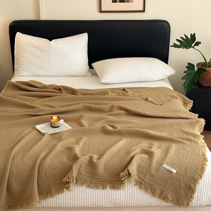 91家纺网 家纺一手货源 找家纺 小叮当家纺仓储工厂店 2025新款全棉纯棉四层纱皱皱流苏毯毛毯毯子 皱皱纱-太妃糖色