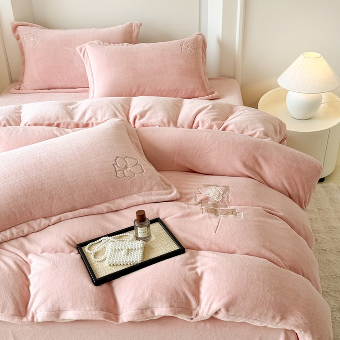 91家纺网 家纺一手货源 找家纺 （总）保罗圣迪奥 2025新款230克全消光牛奶绒四件套-如梦花期