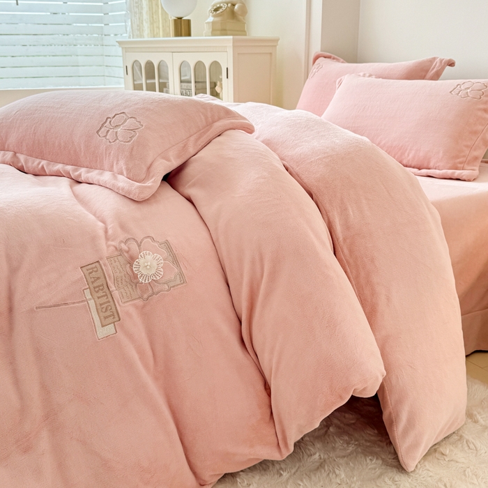 91家纺网 家纺一手货源 找家纺 （总）保罗圣迪奥 2025新款230克全消光牛奶绒四件套-如梦花期