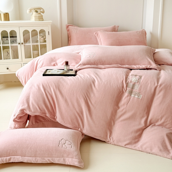 91家纺网 家纺一手货源 找家纺 （总）保罗圣迪奥 2025新款230克全消光牛奶绒四件套-如梦花期