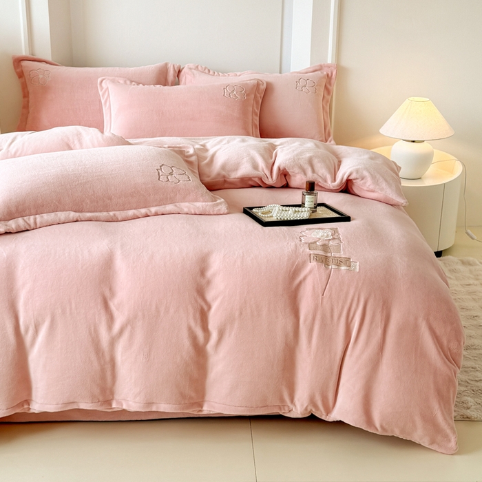 91家纺网 家纺一手货源 找家纺 （总）保罗圣迪奥 2025新款230克全消光牛奶绒四件套-如梦花期