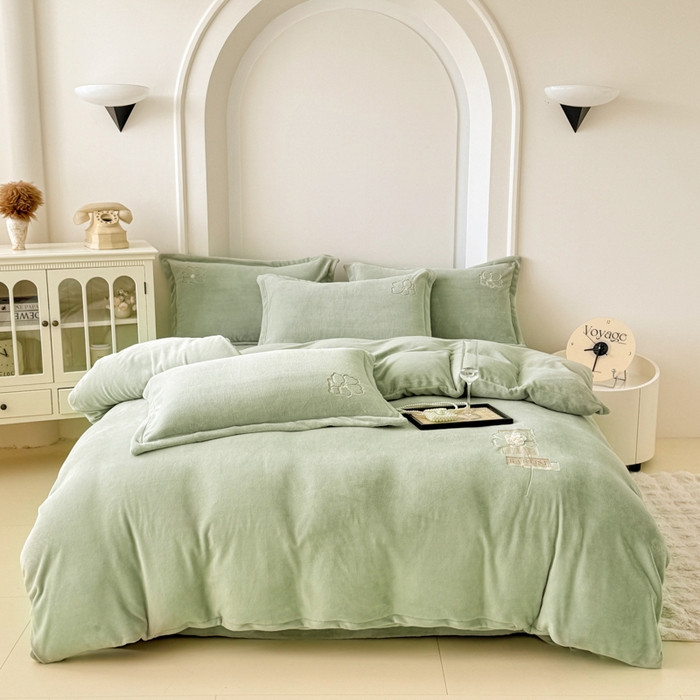 91家纺网 家纺一手货源 找家纺 保罗圣迪奥 2025新款230克全消光牛奶绒四件套-如梦花期 如梦花期-绿色