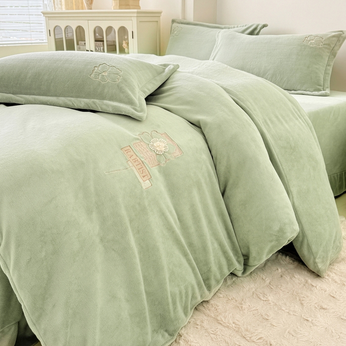 91家纺网 家纺一手货源 找家纺 保罗圣迪奥 2025新款230克全消光牛奶绒四件套-如梦花期 如梦花期-绿色