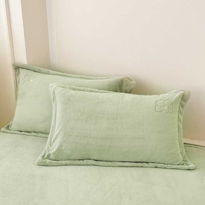 91家纺网 家纺一手货源 找家纺 保罗圣迪奥 2025新款230克全消光牛奶绒四件套-如梦花期 如梦花期-绿色