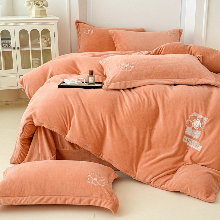 91家纺网 家纺一手货源 找家纺 保罗圣迪奥 2025新款230克全消光牛奶绒四件套-如梦花期 如梦花期-橘色