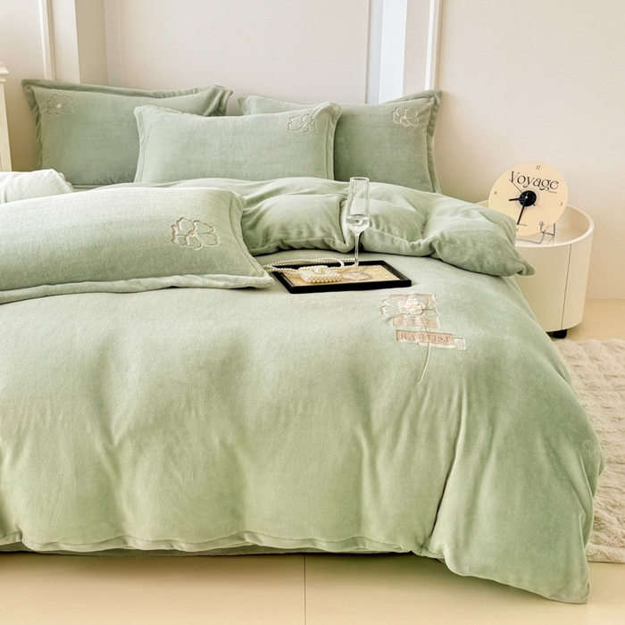 91家纺网 家纺一手货源 找家纺 保罗圣迪奥 2025新款230克全消光牛奶绒四件套-如梦花期 如梦花期-绿色