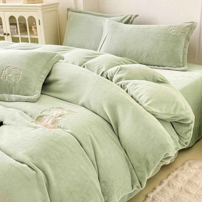 91家纺网 家纺一手货源 找家纺 保罗圣迪奥 2025新款230克全消光牛奶绒四件套-如梦花期 如梦花期-绿色