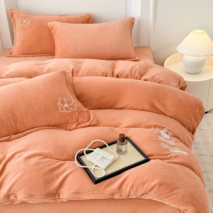 91家纺网 家纺一手货源 找家纺 保罗圣迪奥 2025新款230克全消光牛奶绒四件套-如梦花期 如梦花期-橘色