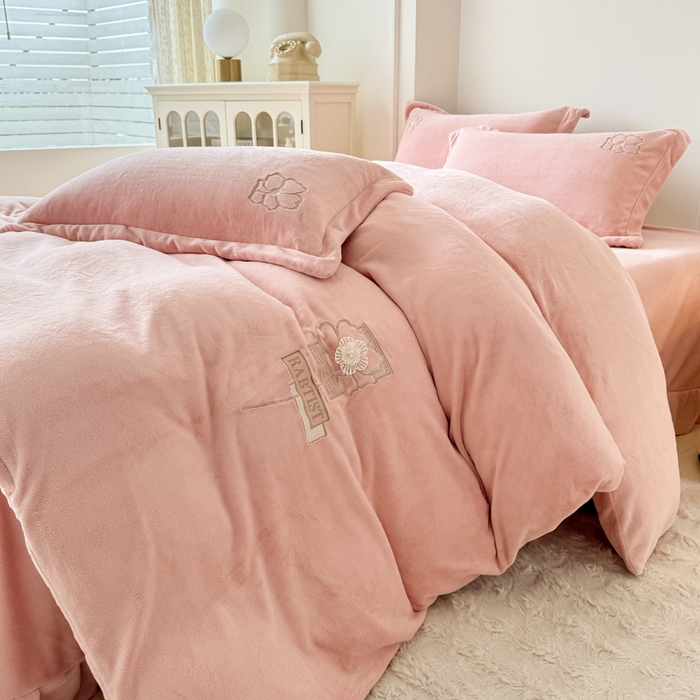 91家纺网 家纺一手货源 找家纺 保罗圣迪奥 2025新款230克全消光牛奶绒四件套-如梦花期 如梦花期-豆沙