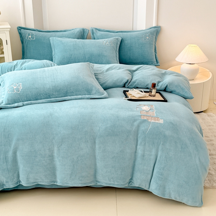 91家纺网 家纺一手货源 找家纺 保罗圣迪奥 2025新款230克全消光牛奶绒四件套-如梦花期 如梦花期-蓝色