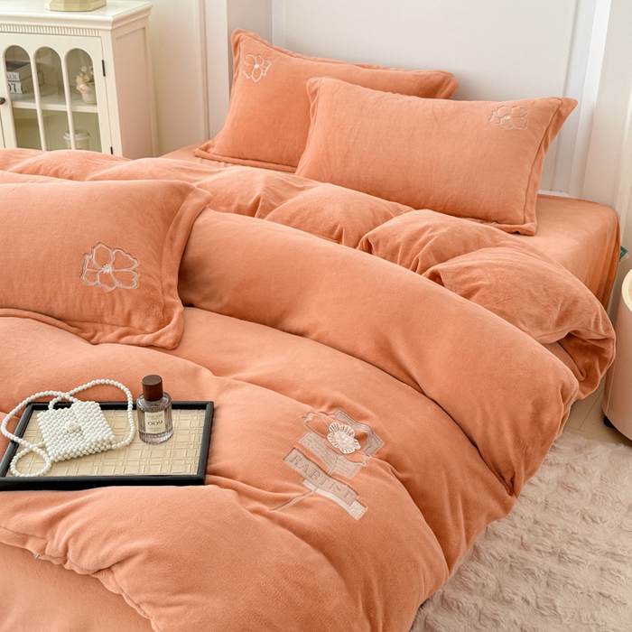 91家纺网 家纺一手货源 找家纺 保罗圣迪奥 2025新款230克全消光牛奶绒四件套-如梦花期 如梦花期-橘色