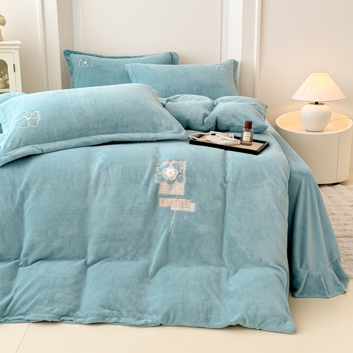 91家纺网 家纺一手货源 找家纺 保罗圣迪奥 2025新款230克全消光牛奶绒四件套-如梦花期 如梦花期-蓝色