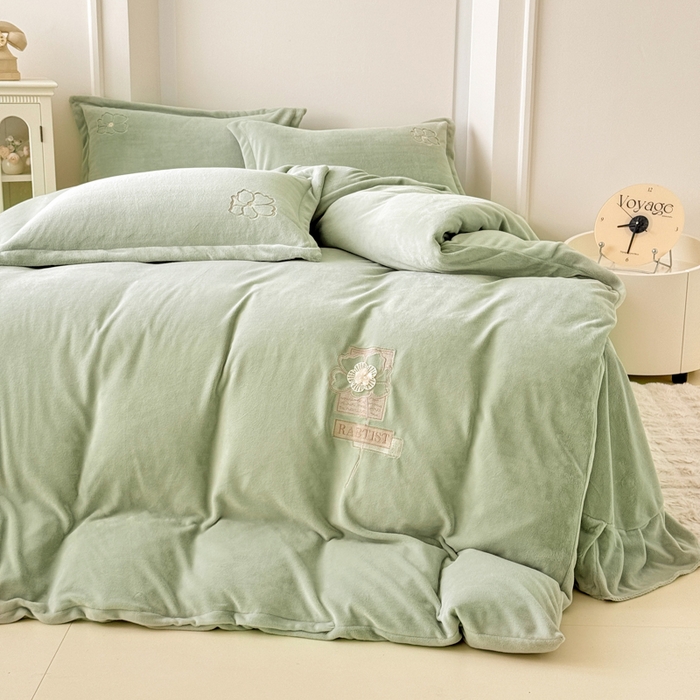 91家纺网 家纺一手货源 找家纺 保罗圣迪奥 2025新款230克全消光牛奶绒四件套-如梦花期 如梦花期-绿色
