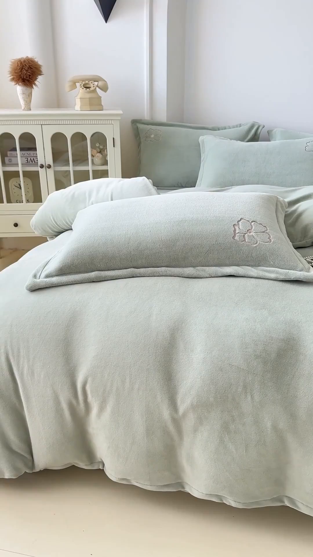 91家纺网 家纺一手货源 找家纺 保罗圣迪奥 2025新款230克全消光牛奶绒四件套-如梦花期 如梦花期-绿色