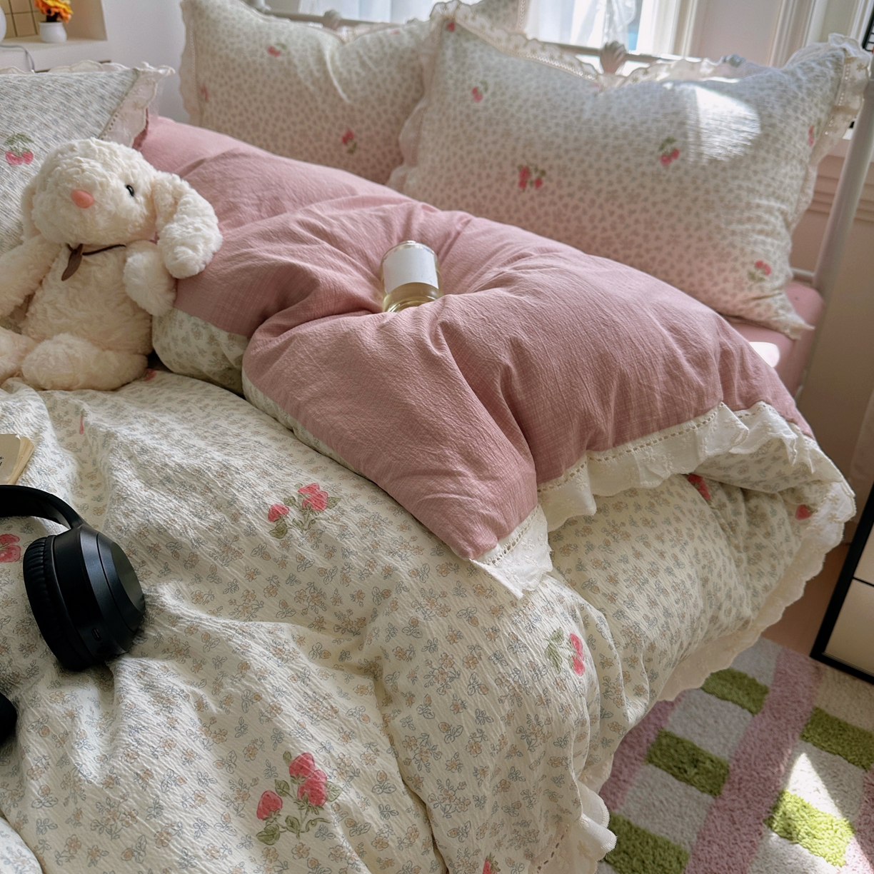 91家纺网 家纺一手货源 找家纺 柔享家（原芷澜家纺） 2025秋冬新款云感皱皱双层纱全棉镂空花边四件套 夏日