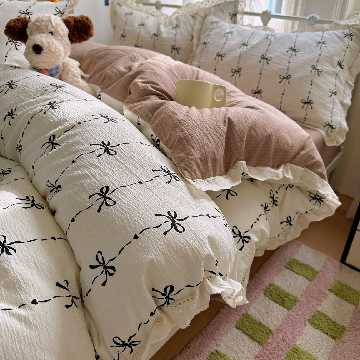 91家纺网 家纺一手货源 找家纺 柔享家（原芷澜家纺） 2025秋冬新款云感皱皱双层纱全棉镂空花边四件套 倾心