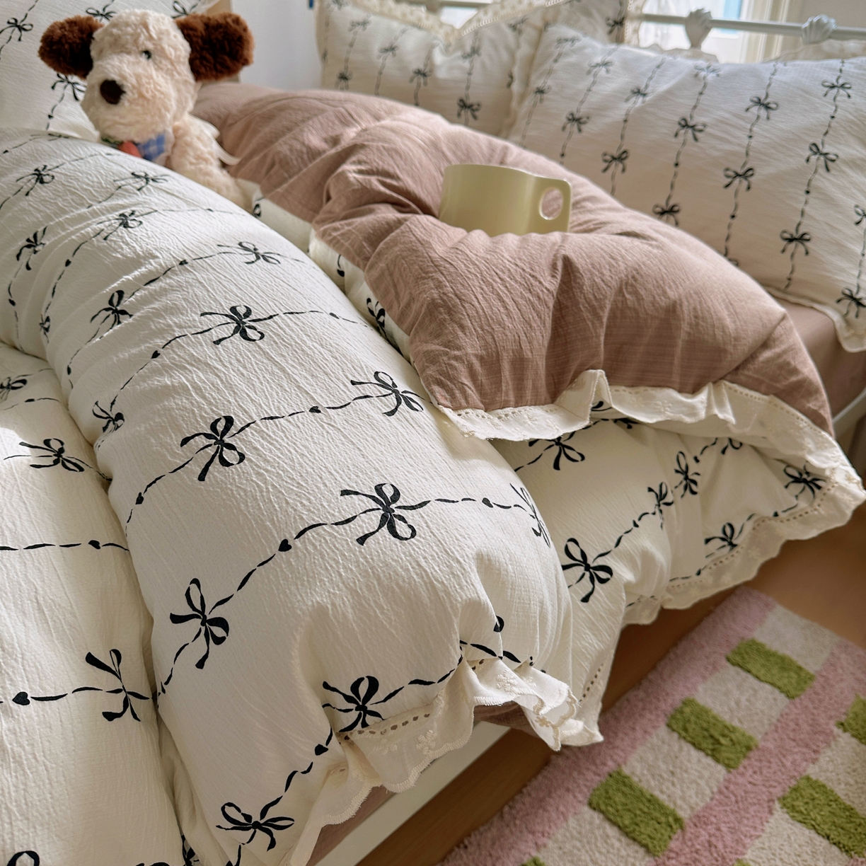 91家纺网 家纺一手货源 找家纺 柔享家（原芷澜家纺） 2025秋冬新款云感皱皱双层纱全棉镂空花边四件套 倾心