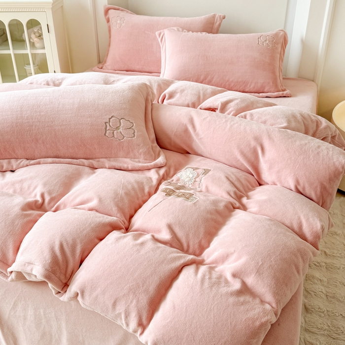 91家纺网 家纺一手货源 找家纺 （总）保罗圣迪奥 2025新款250克全消光三拼角双C四件套-沐凡系列一