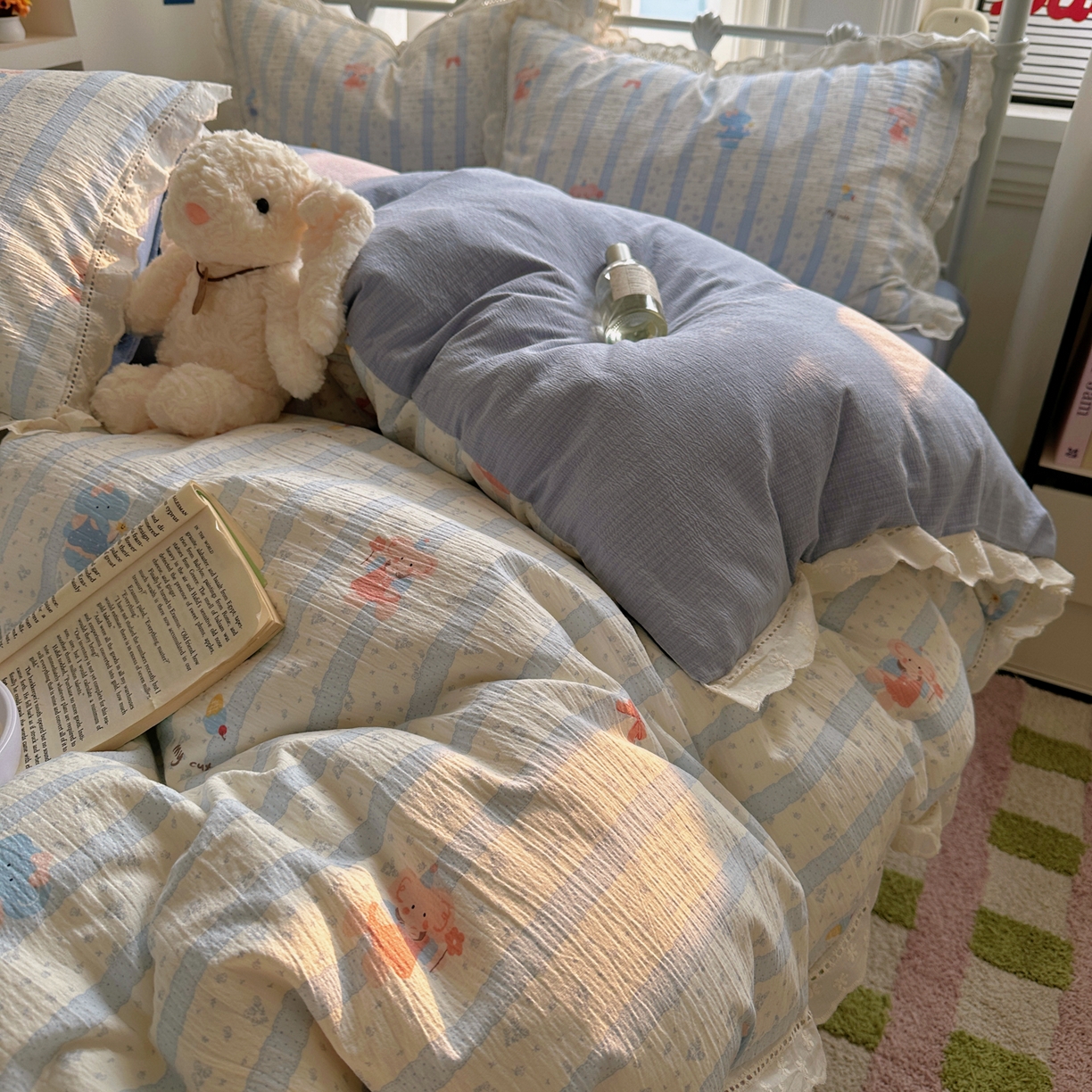 91家纺网 家纺一手货源 找家纺 柔享家（原芷澜家纺） 2025秋冬新款云感皱皱双层纱全棉镂空花边四件套 泡芙小象