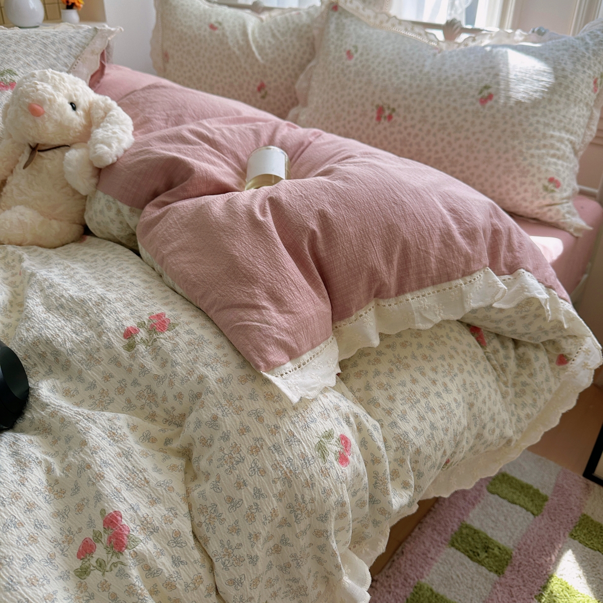 91家纺网 家纺一手货源 找家纺 柔享家（原芷澜家纺） 2025秋冬新款云感皱皱双层纱全棉镂空花边四件套 夏日