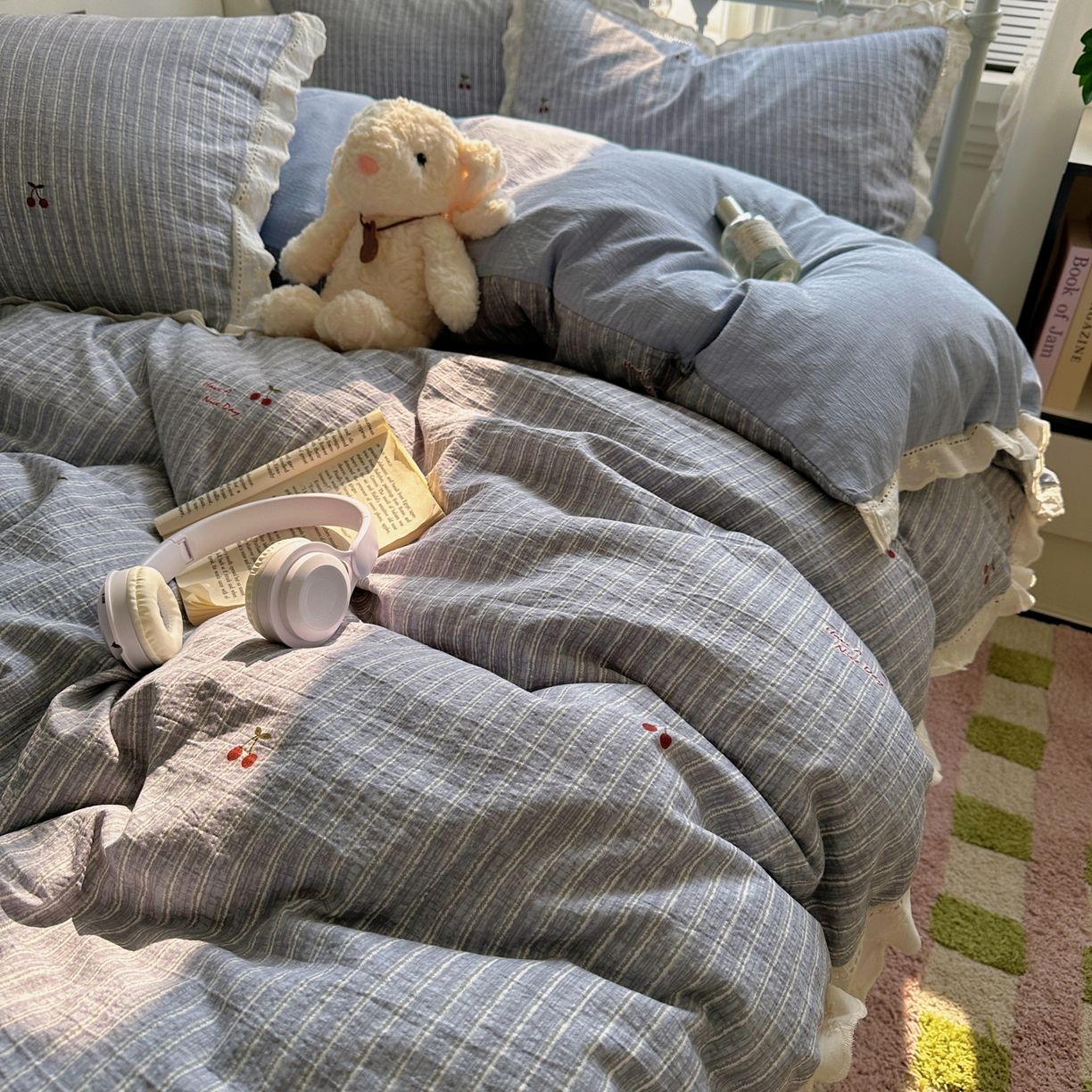 91家纺网 家纺一手货源 找家纺 柔享家（原芷澜家纺） 2025秋冬新款云感皱皱双层纱全棉镂空花边四件套 素瑾