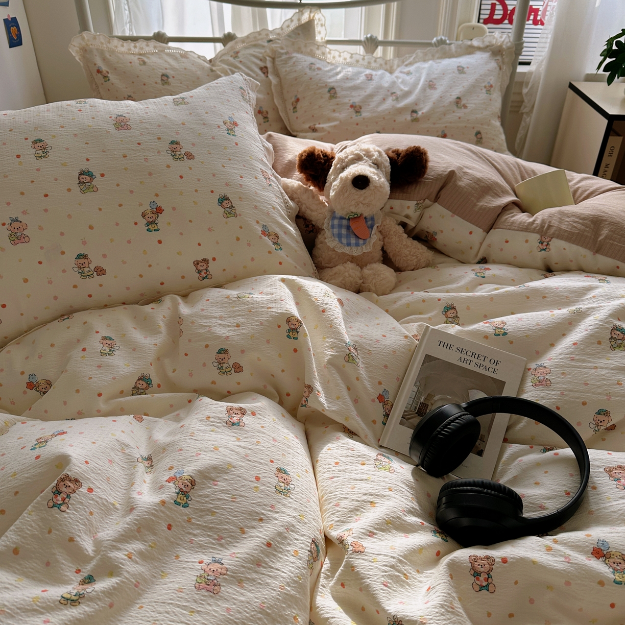 91家纺网 家纺一手货源 找家纺 柔享家（原芷澜家纺） 2025秋冬新款云感皱皱双层纱全棉镂空花边四件套 甜梦狗狗