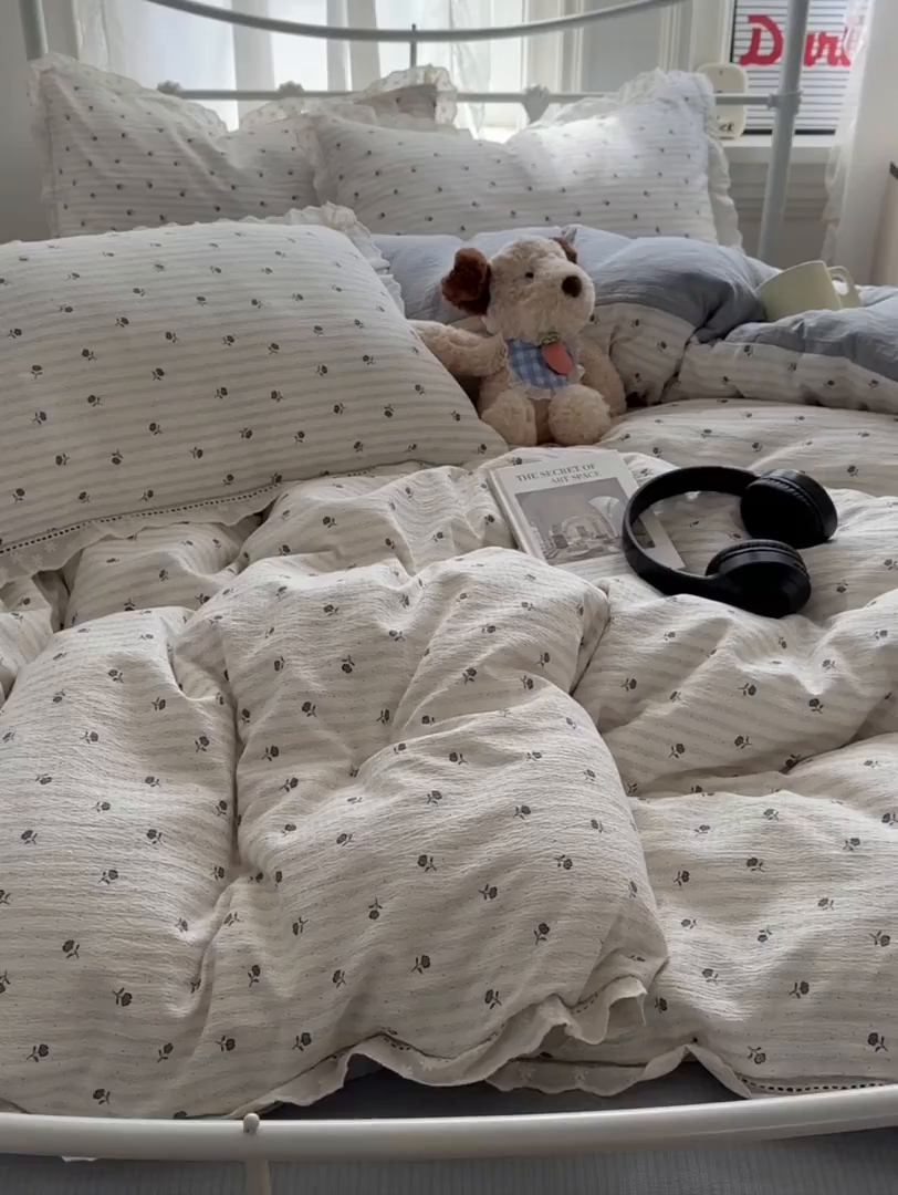 91家纺网 家纺一手货源 找家纺 柔享家（原芷澜家纺） 2025秋冬新款云感皱皱双层纱全棉镂空花边四件套 织梦